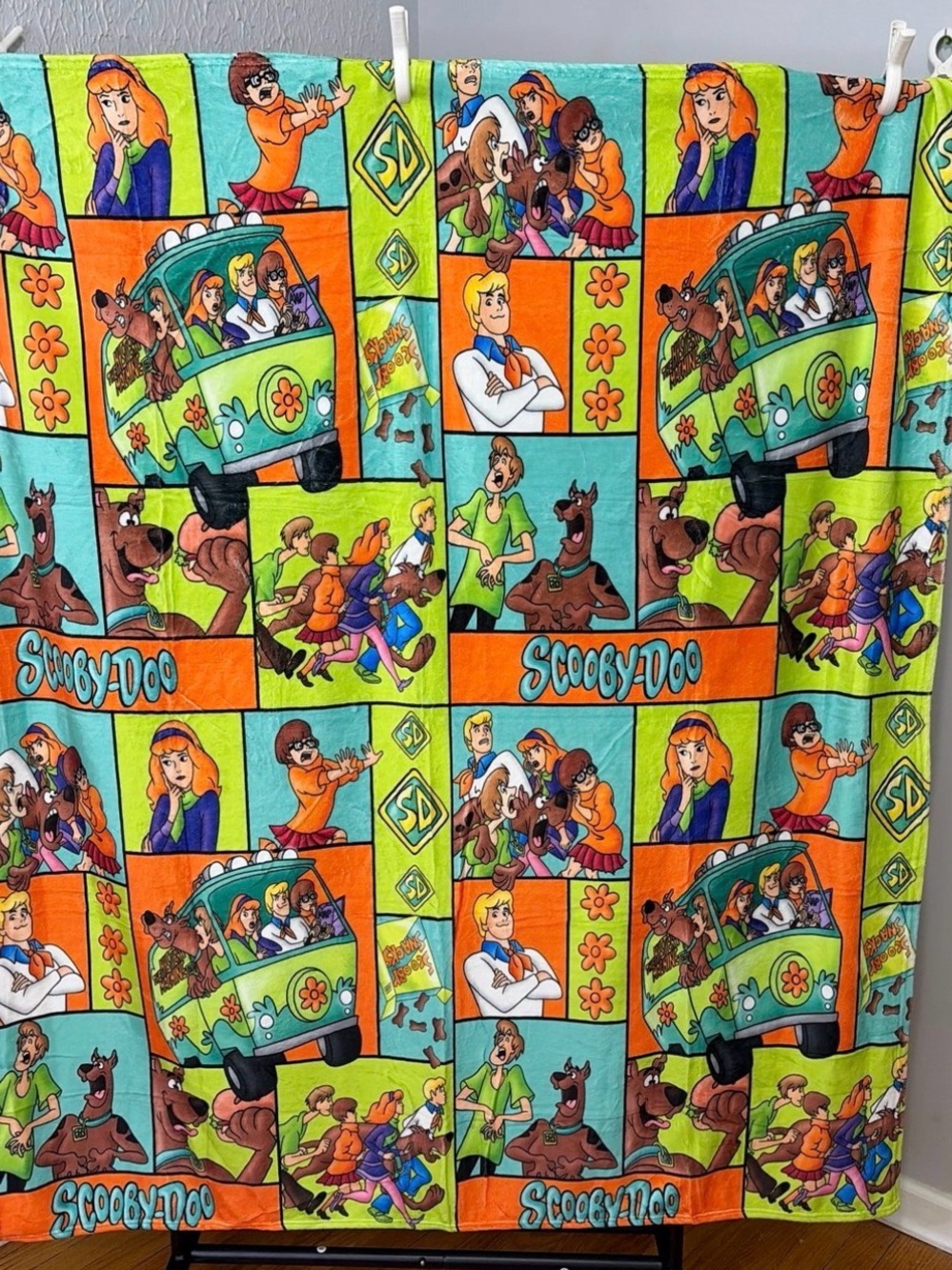 Scooby-Doo Fleece Throw Blanket - Orange & Teal